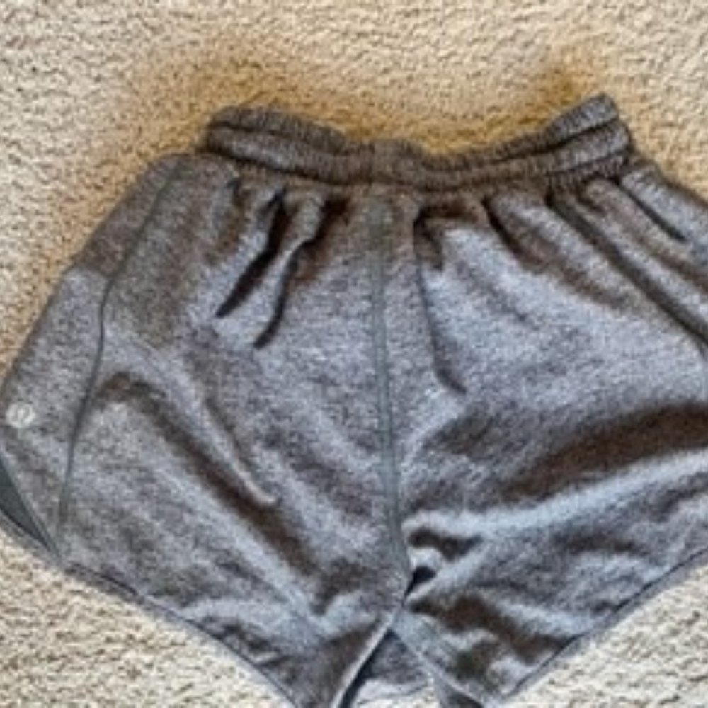 Lululemon Lulu Hotty Hots Short Grey Sz 2